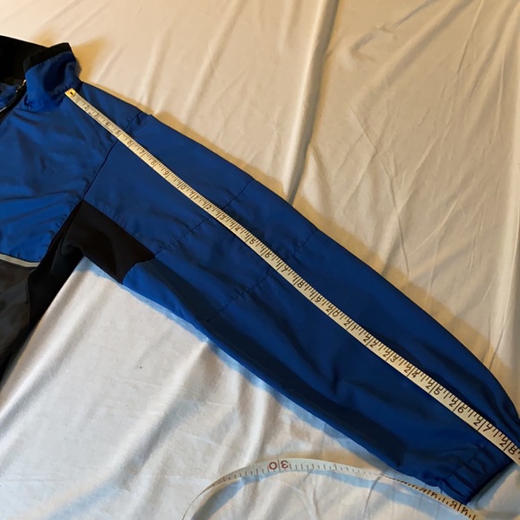 MEC Lightweight Running Jacket - Picture 13 of 16